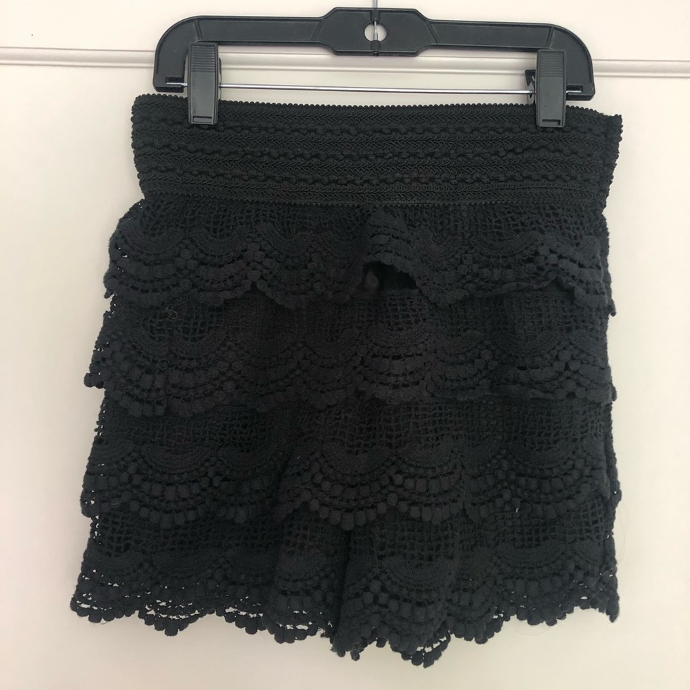 RUFFLE SHORTS